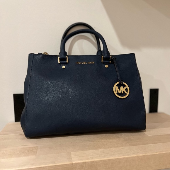 Michael Kors Handbags - Michael Kors Saffiano Leather Bag